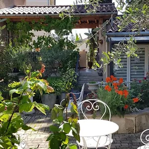 https://maison-dhotes-le-6-bis-romans-sur-isere.hotels-rhonealpes.com