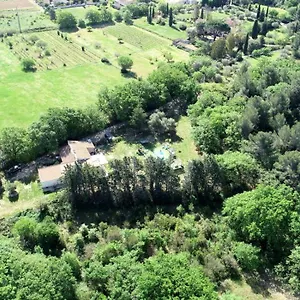 https://au-charme-de-pepiole.fr-provencehotel.com
