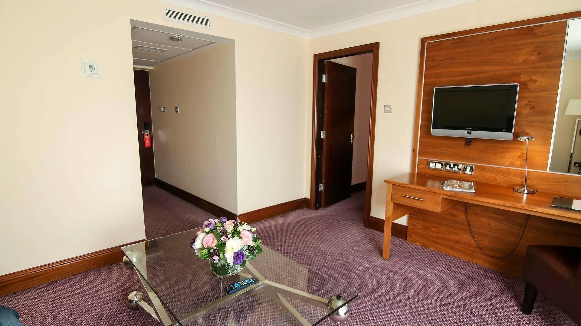 **** Hotel The Green Dublin Ireland